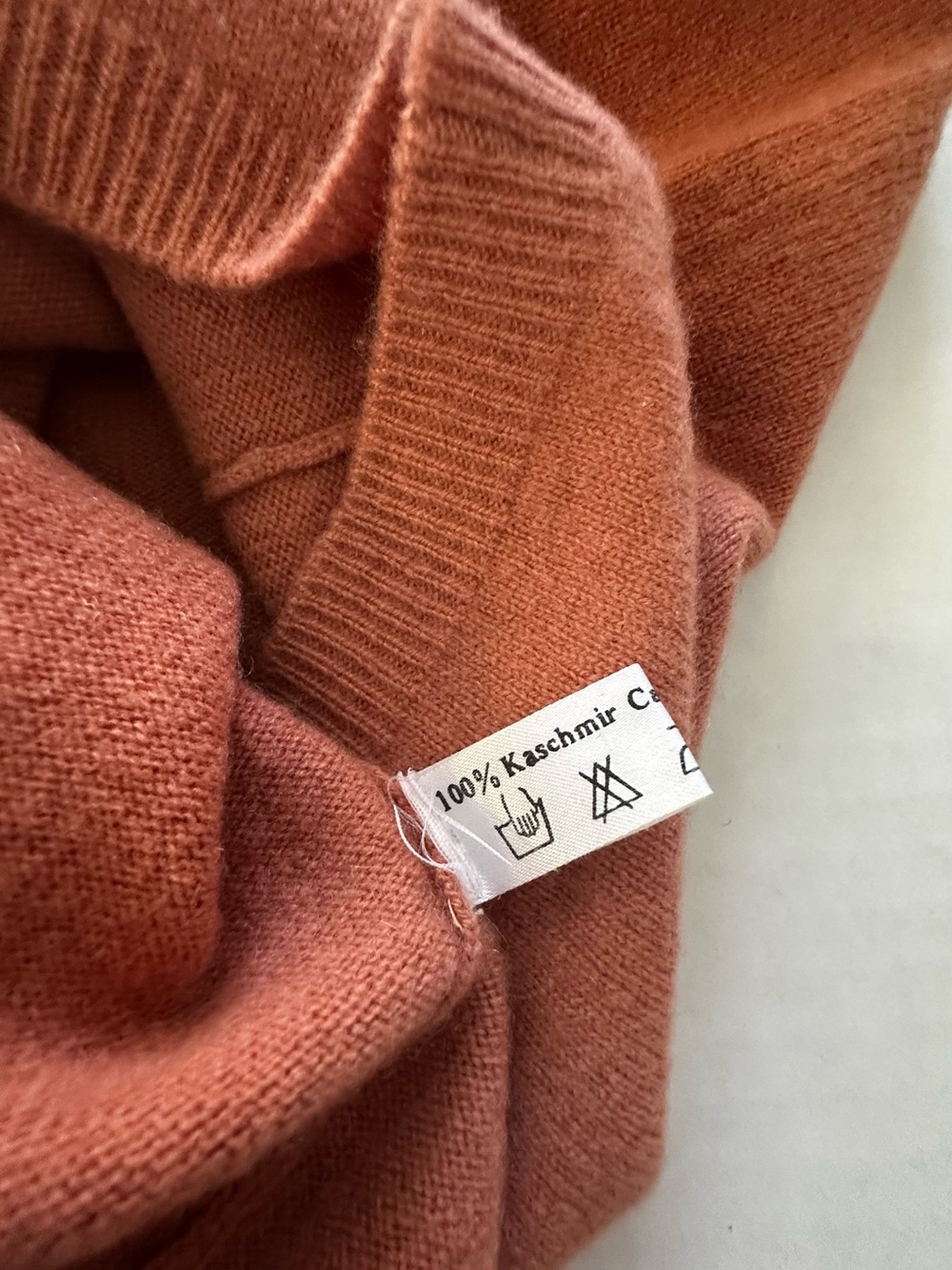 Women’s Crewneck Cashmere Sweater in Rust - Picture 12 of 13